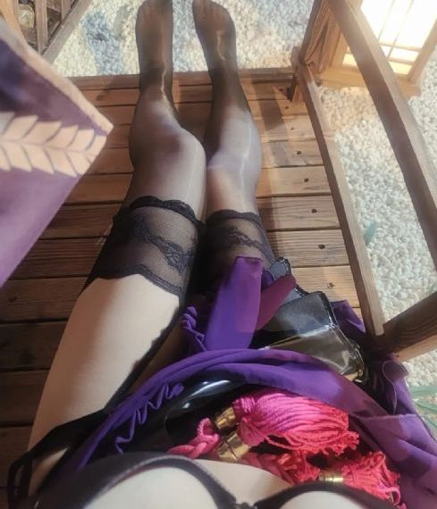 欧美办公室无内丝袜_720免费在线播放
