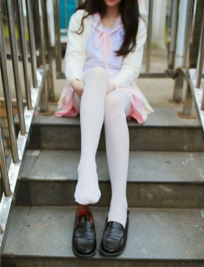 女同学的脚奴_高清在线观看