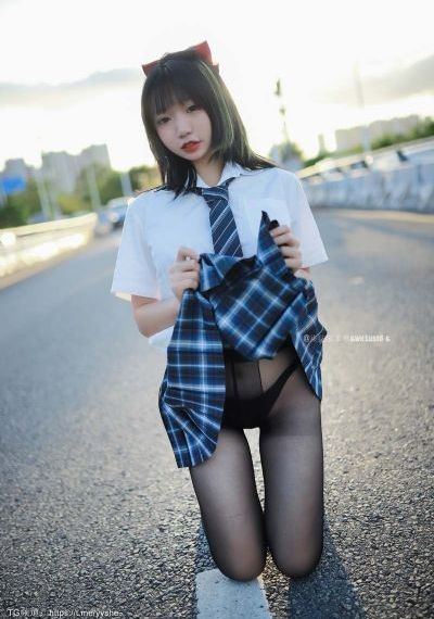 女大学生的沙龙_国产剧全集免费播放
